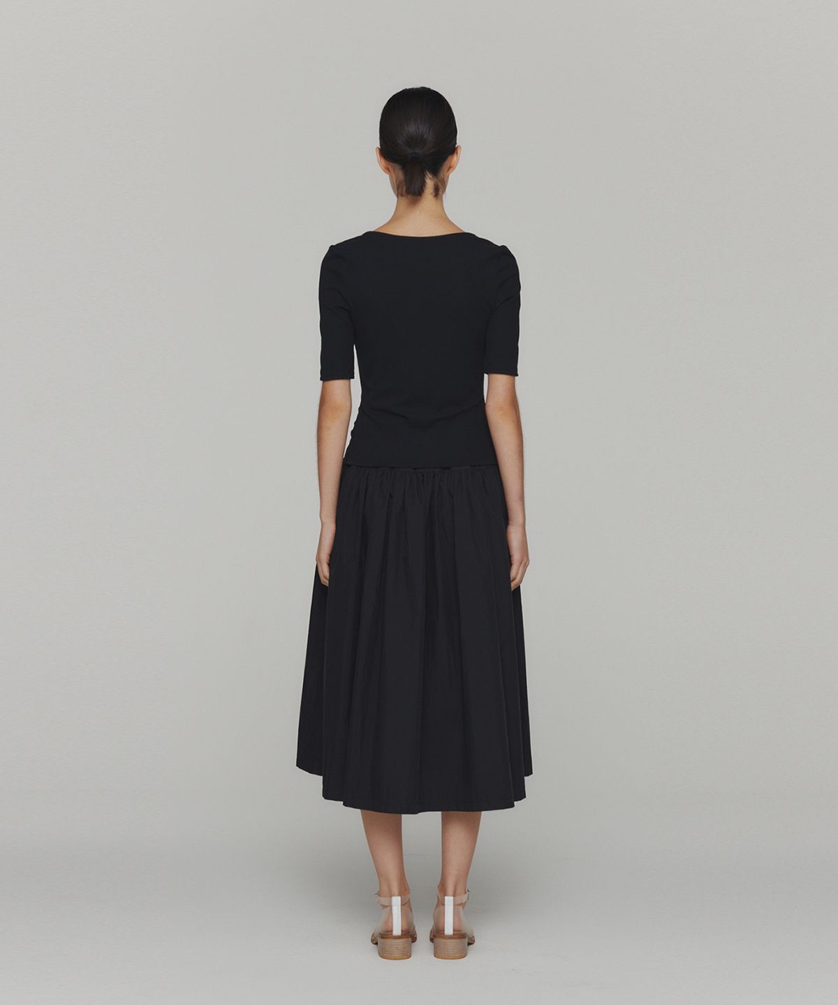아모멘토(AMOMENTO) RIBBED BUTTON CARDIGAN TOP SET_BLACK