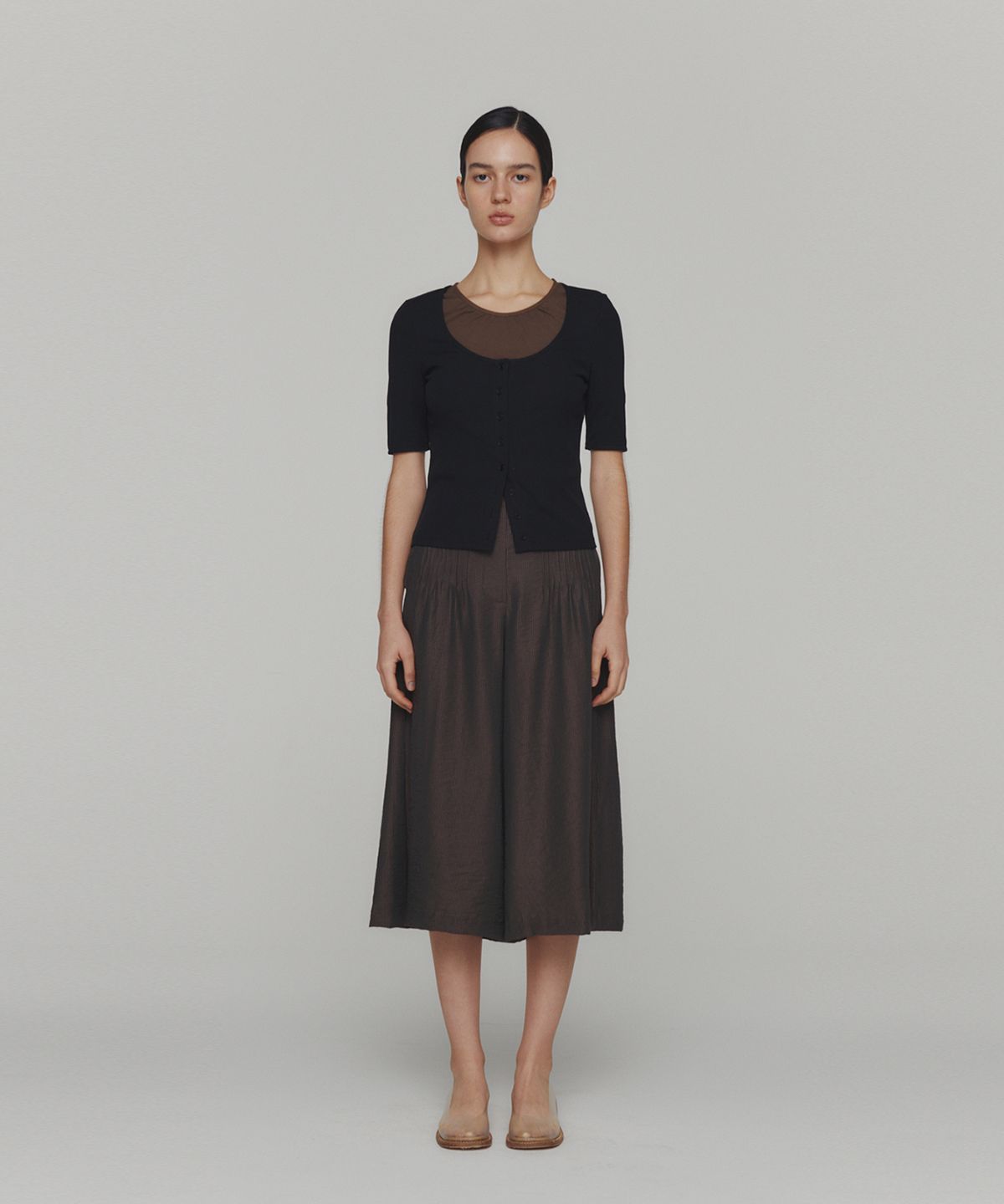아모멘토(AMOMENTO) RIBBED BUTTON CARDIGAN TOP SET_BLACK