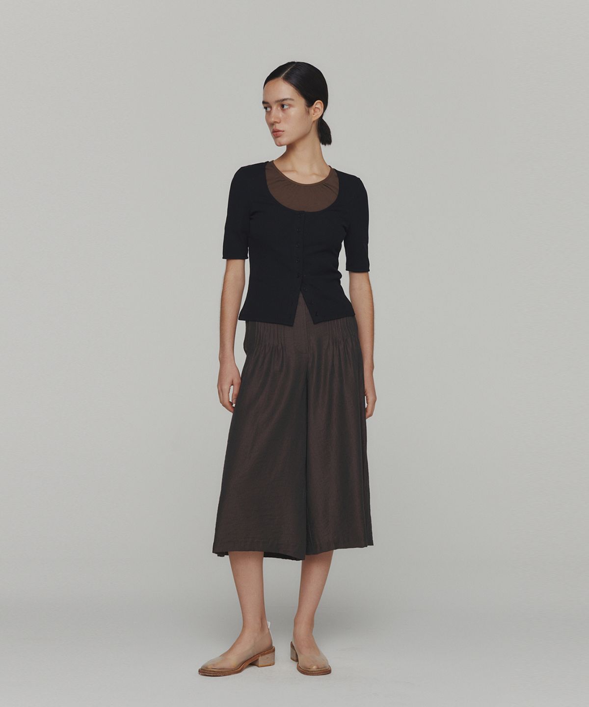 아모멘토(AMOMENTO) RIBBED BUTTON CARDIGAN TOP SET_BLACK