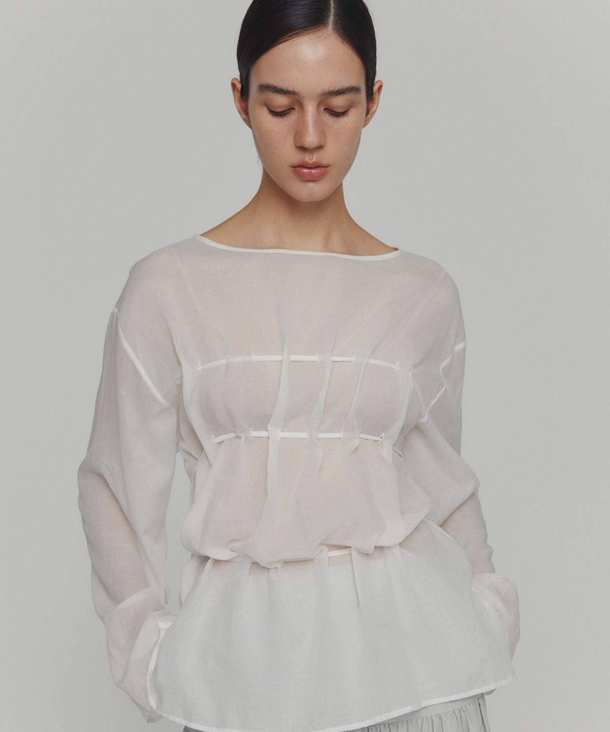아모멘토(AMOMENTO) SHEER COTTON DRAWSTRING TOP_WHITE