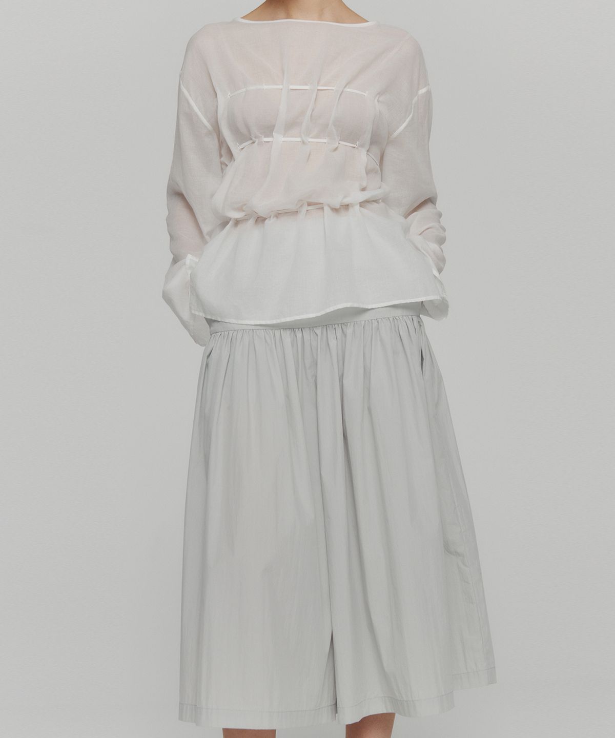 아모멘토(AMOMENTO) SHEER COTTON DRAWSTRING TOP_WHITE