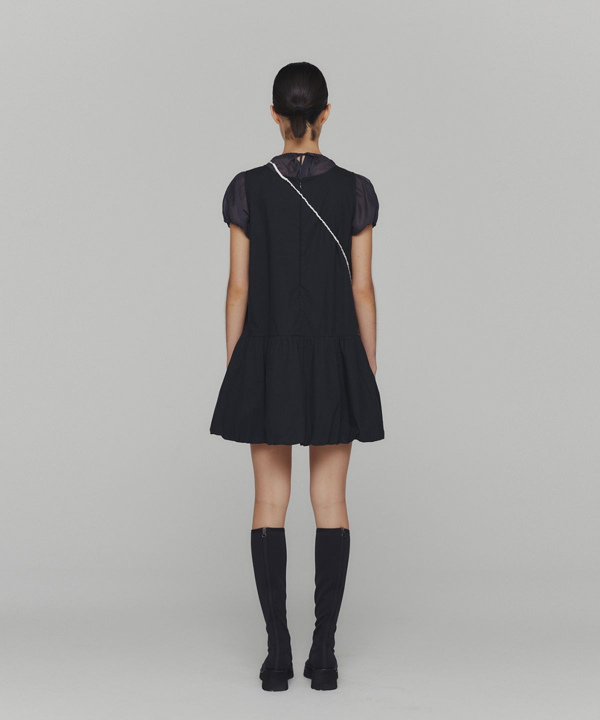 아모멘토(AMOMENTO) SHEER VOLUME SHIRRING TOP_NAVY