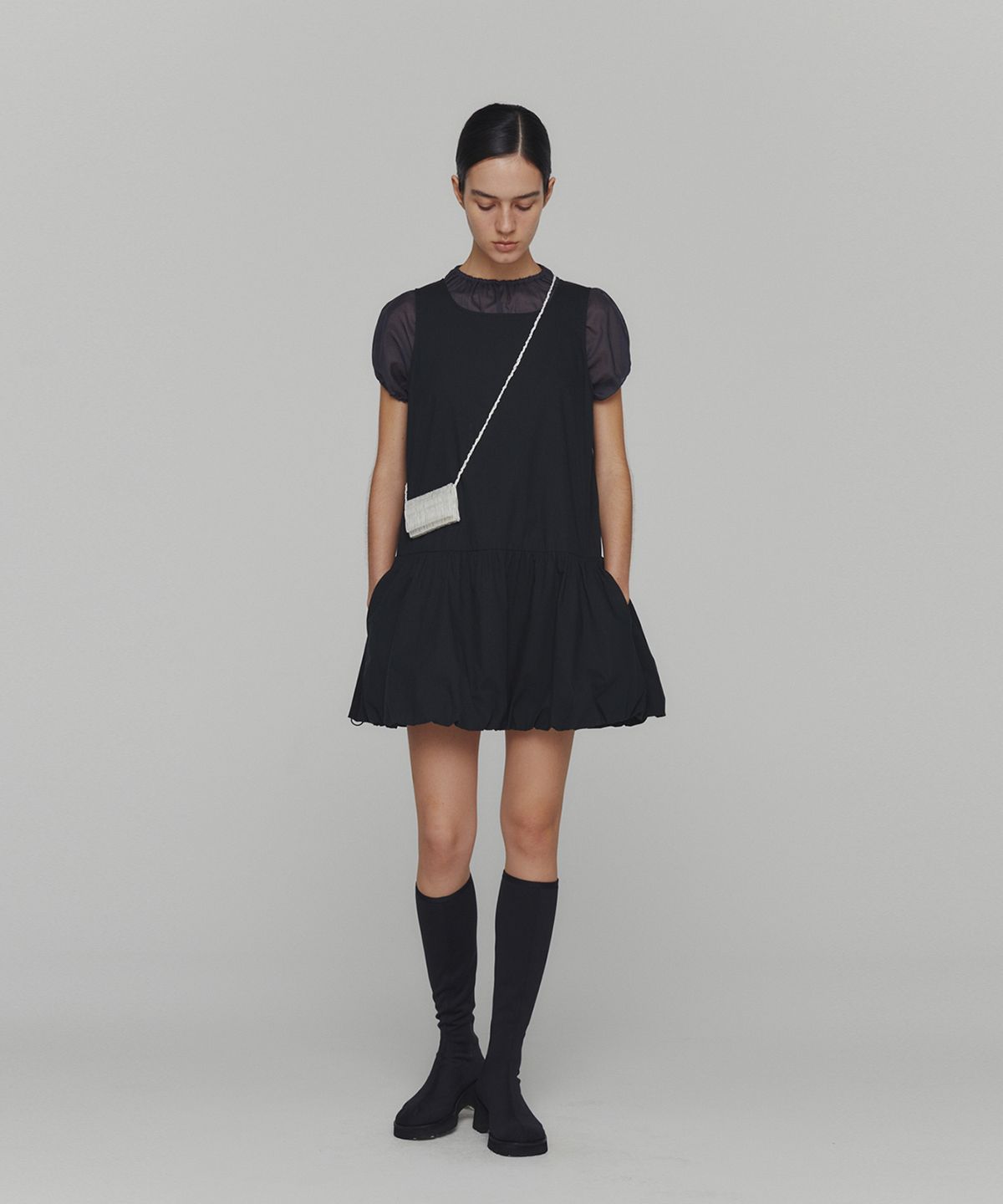아모멘토(AMOMENTO) SHEER VOLUME SHIRRING TOP_NAVY