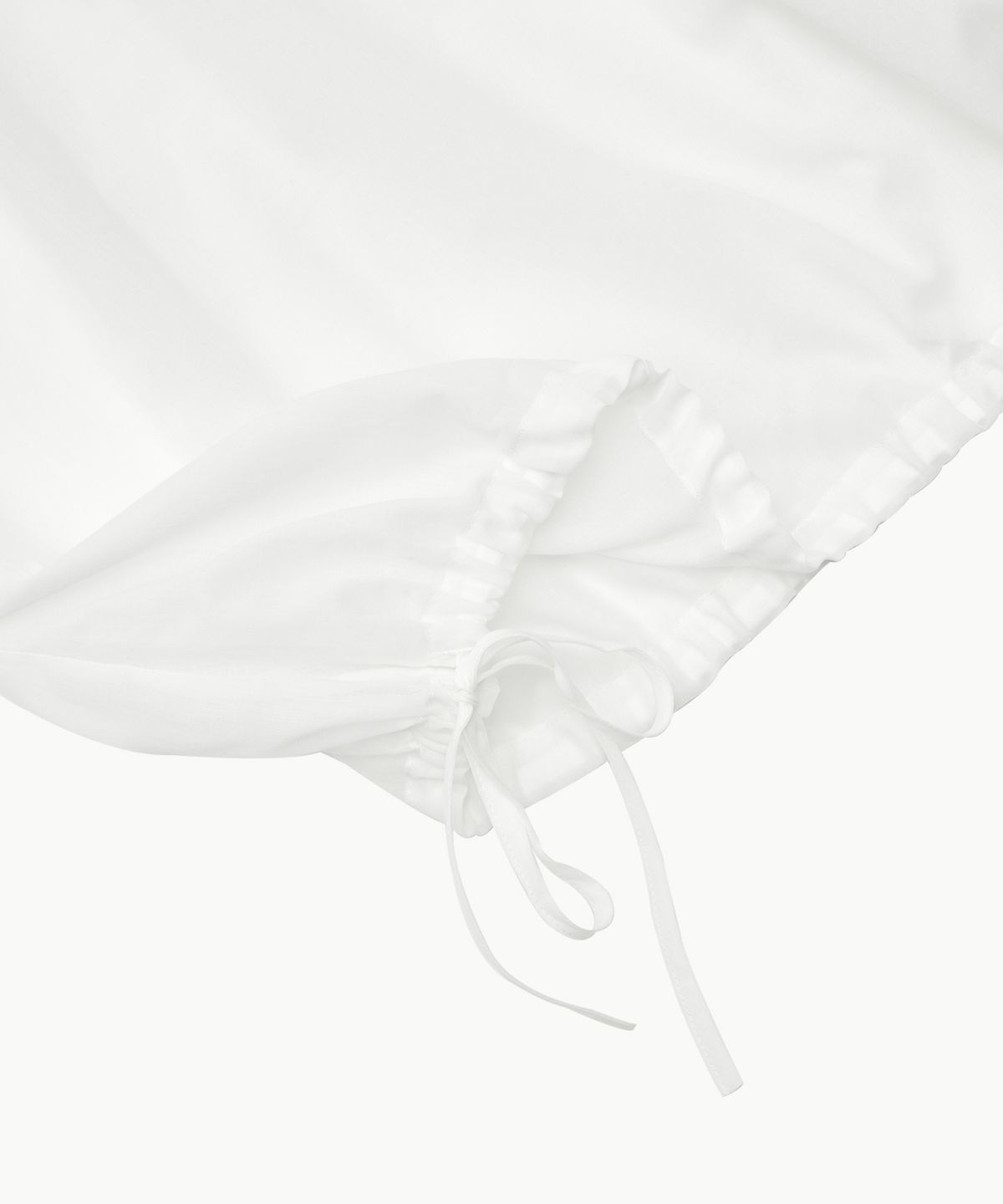 아모멘토(AMOMENTO) SHEER VOLUME SHIRRING TOP_WHITE