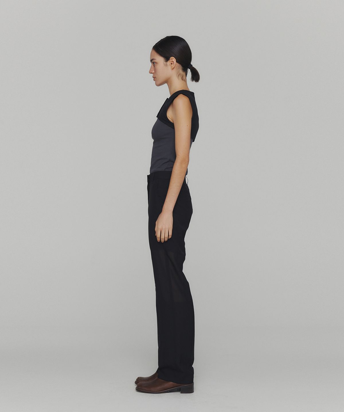 아모멘토(AMOMENTO) RIBBED SLEEVELESS TOP_CHARCOAL