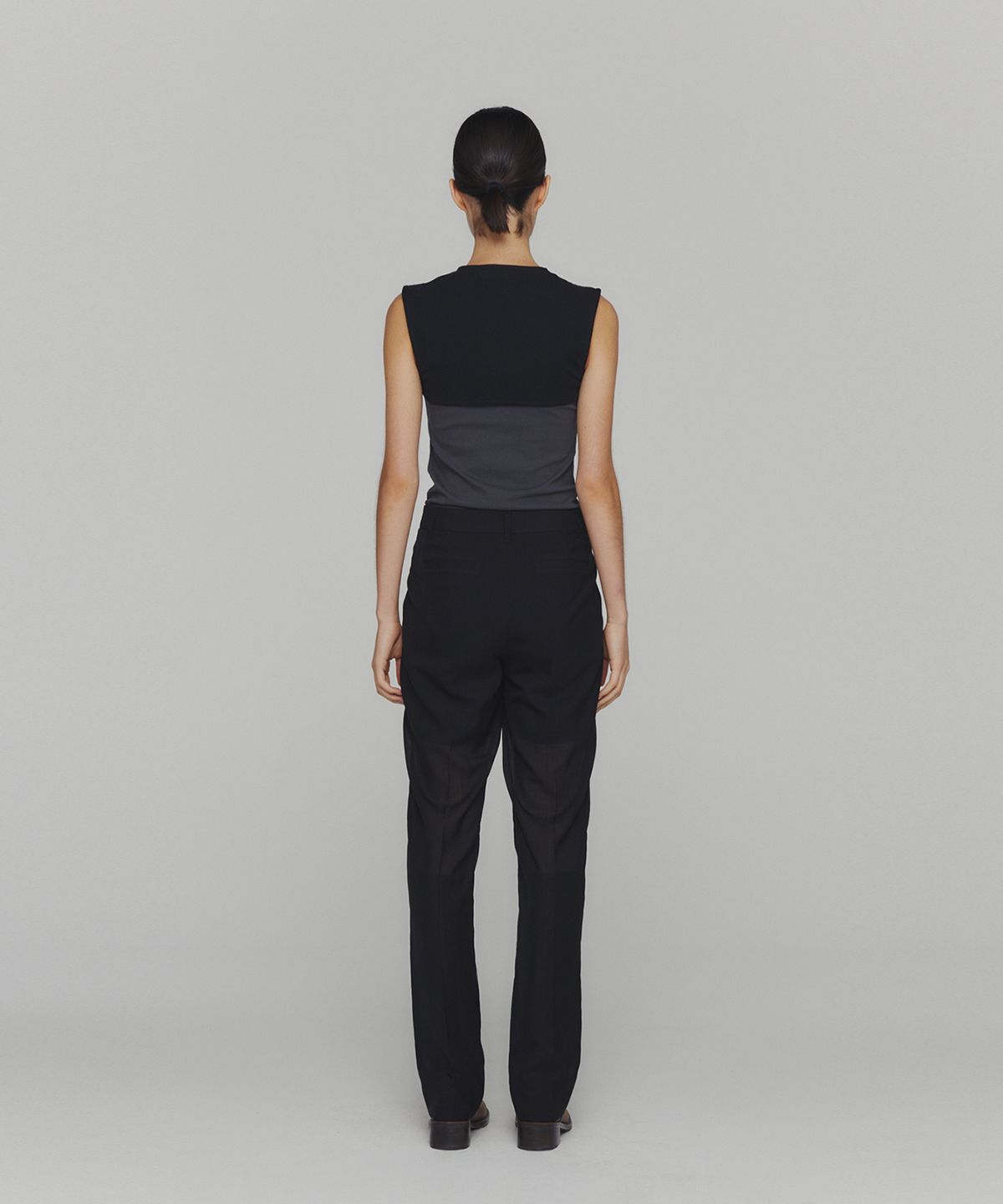 아모멘토(AMOMENTO) RIBBED SLEEVELESS TOP_CHARCOAL