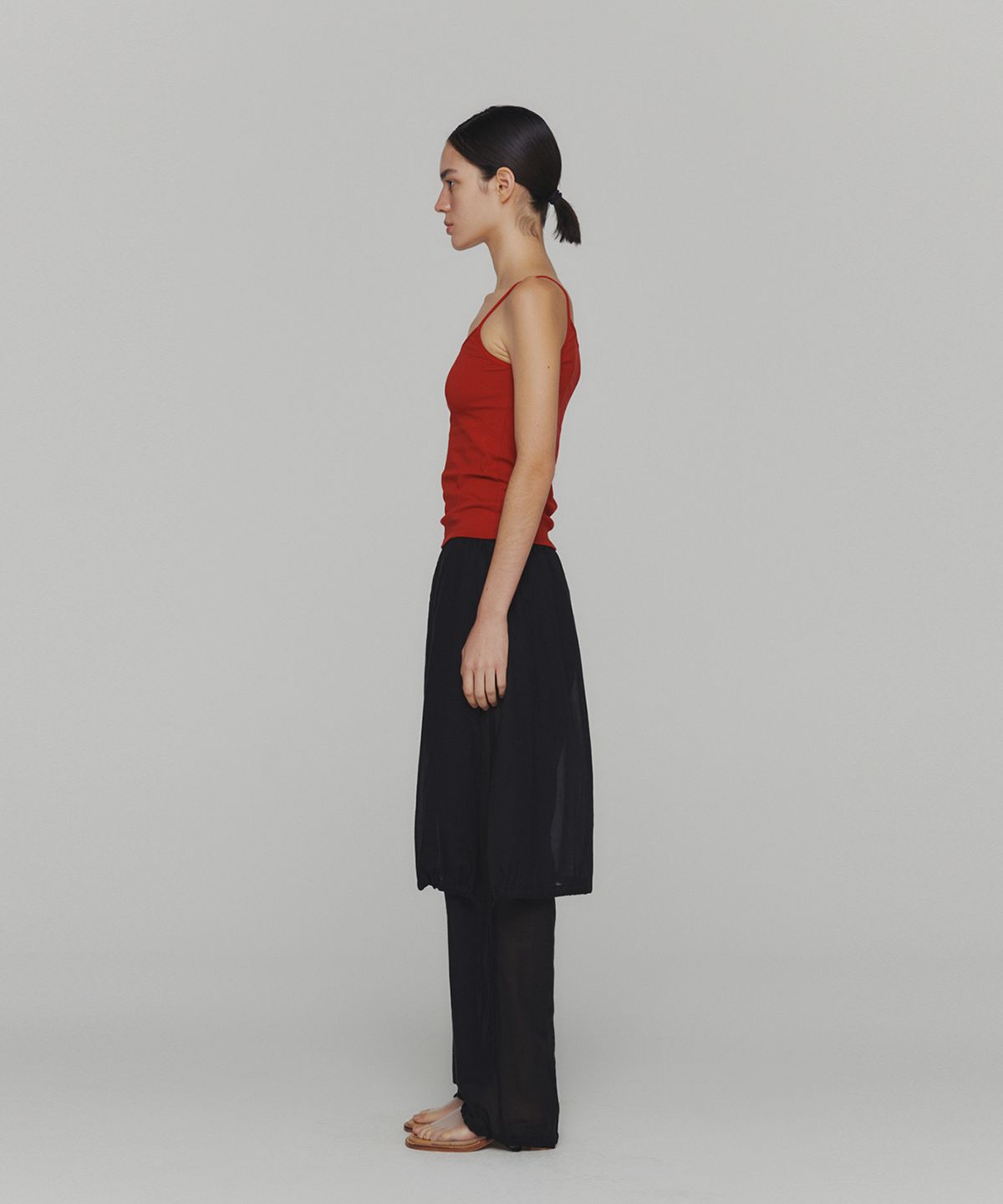 아모멘토(AMOMENTO) RIBBED SLEEVELESS TOP_RED