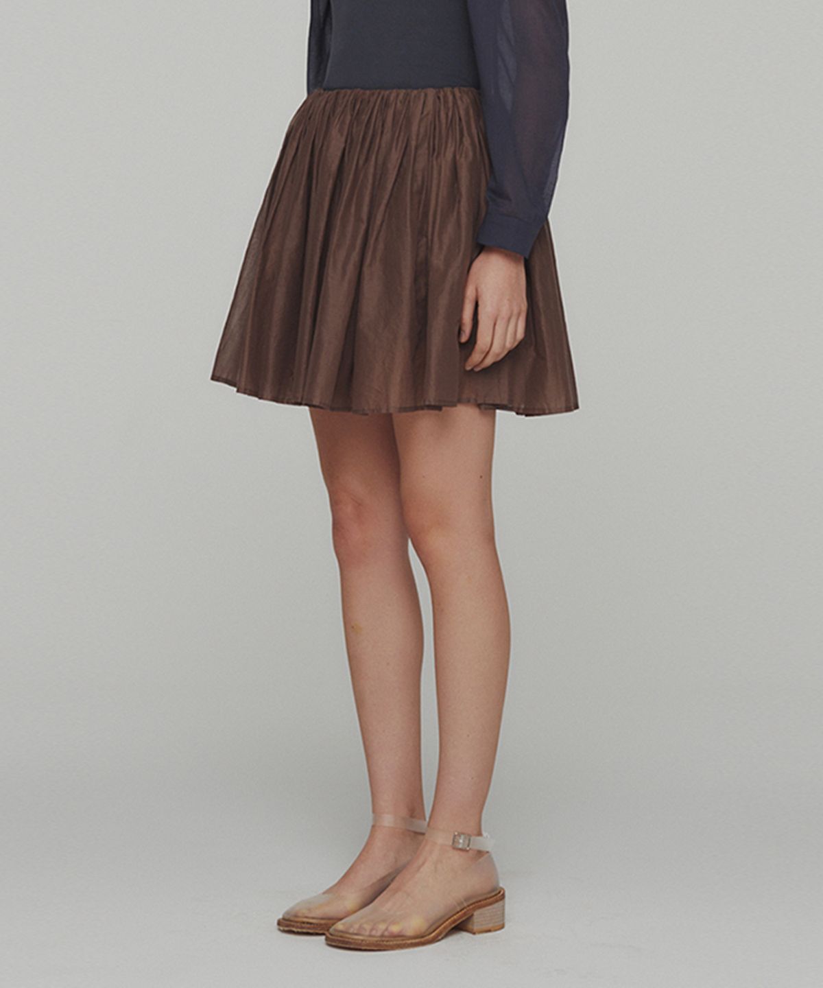 아모멘토(AMOMENTO) COTTON SHIRRING BANDING SKORTS_BROWN