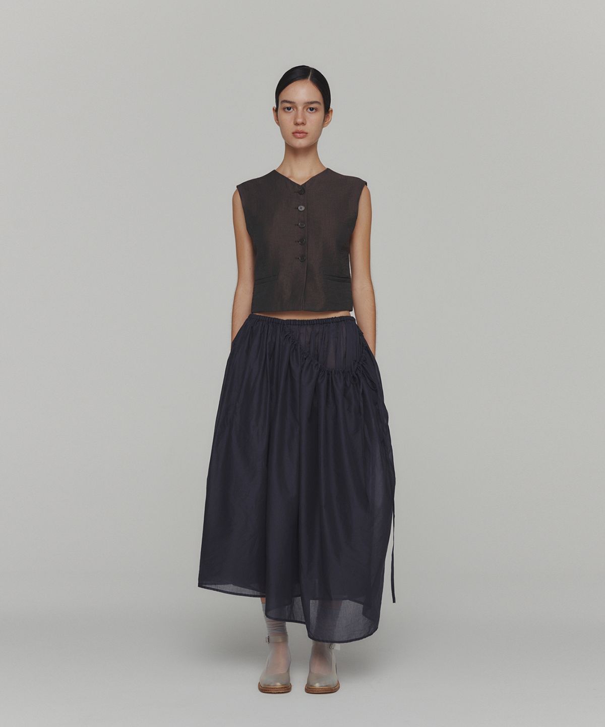 아모멘토(AMOMENTO) DRAWSTRING SHEER SHIRRING SKIRT_NAVY