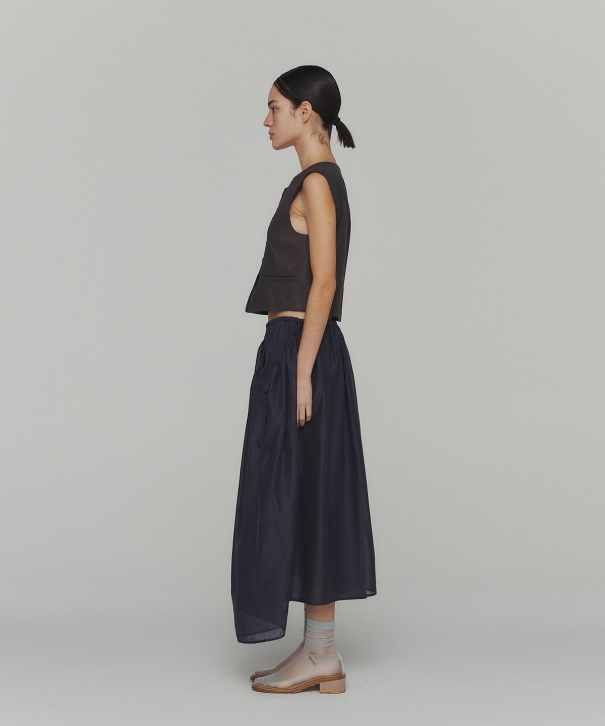 아모멘토(AMOMENTO) DRAWSTRING SHEER SHIRRING SKIRT_NAVY