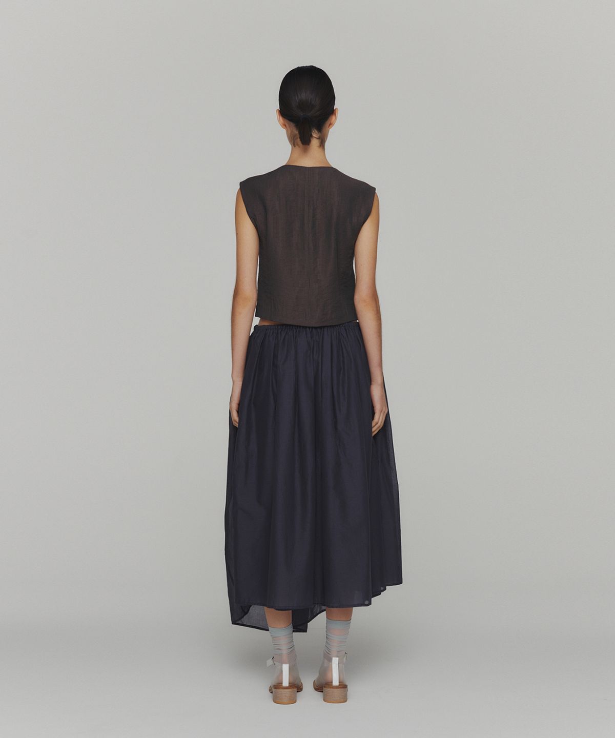 아모멘토(AMOMENTO) DRAWSTRING SHEER SHIRRING SKIRT_NAVY