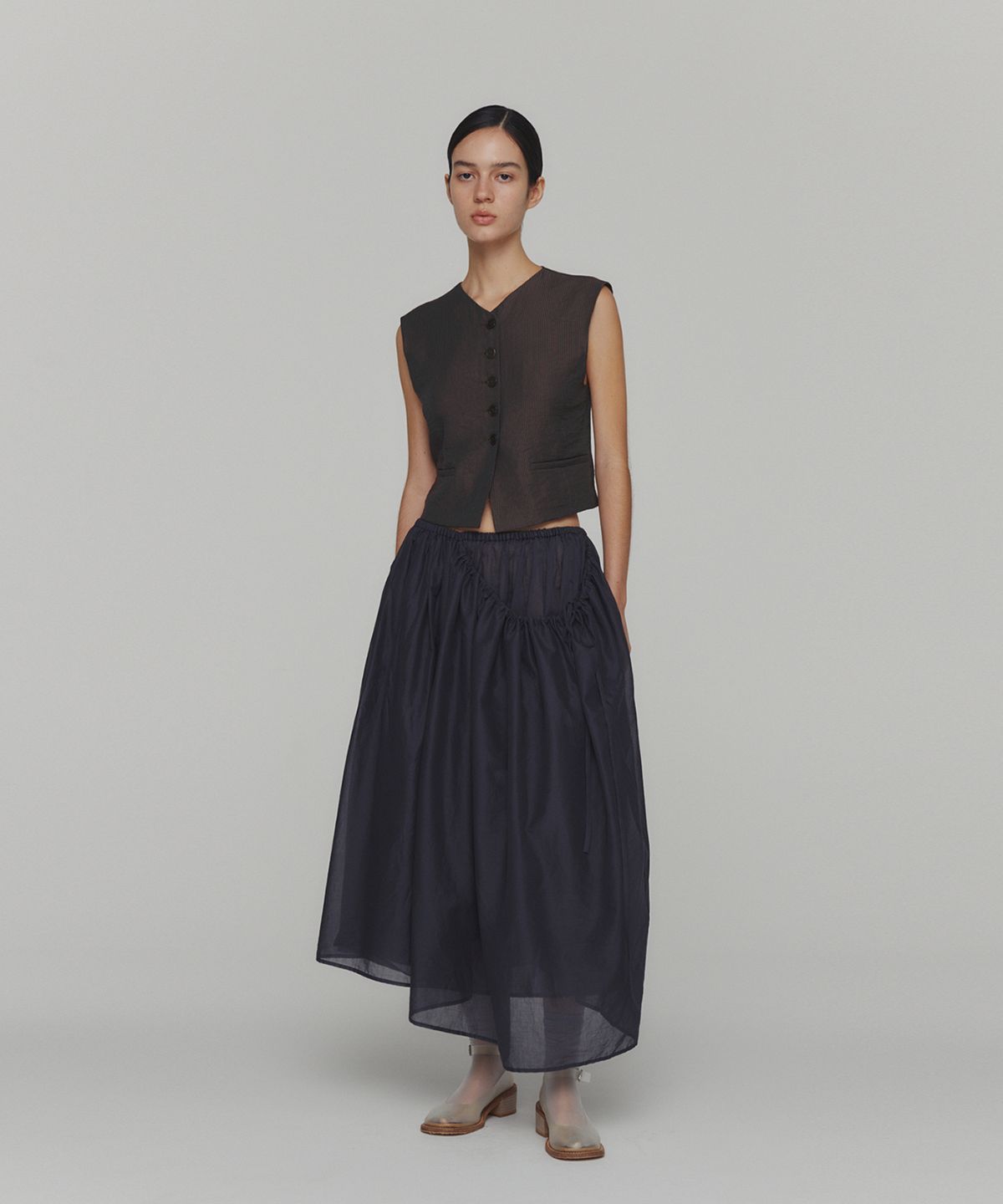 아모멘토(AMOMENTO) DRAWSTRING SHEER SHIRRING SKIRT_NAVY