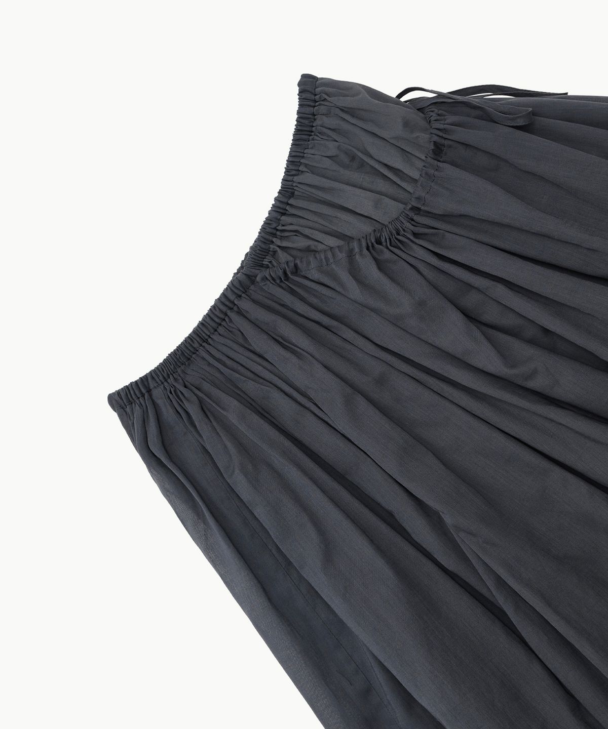 아모멘토(AMOMENTO) DRAWSTRING SHEER SHIRRING SKIRT_NAVY