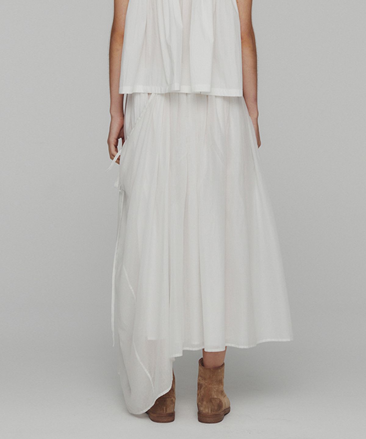 아모멘토(AMOMENTO) DRAWSTRING SHEER SHIRRING SKIRT_WHITE