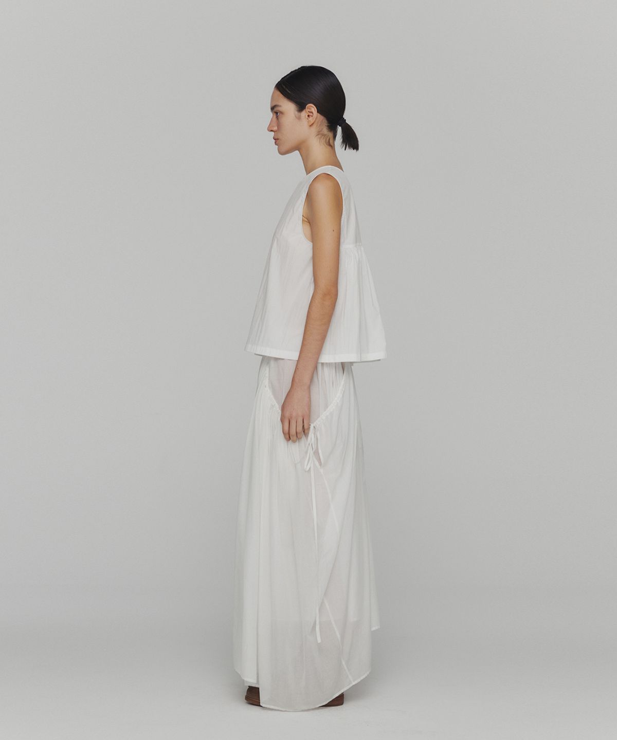 아모멘토(AMOMENTO) DRAWSTRING SHEER SHIRRING SKIRT_WHITE