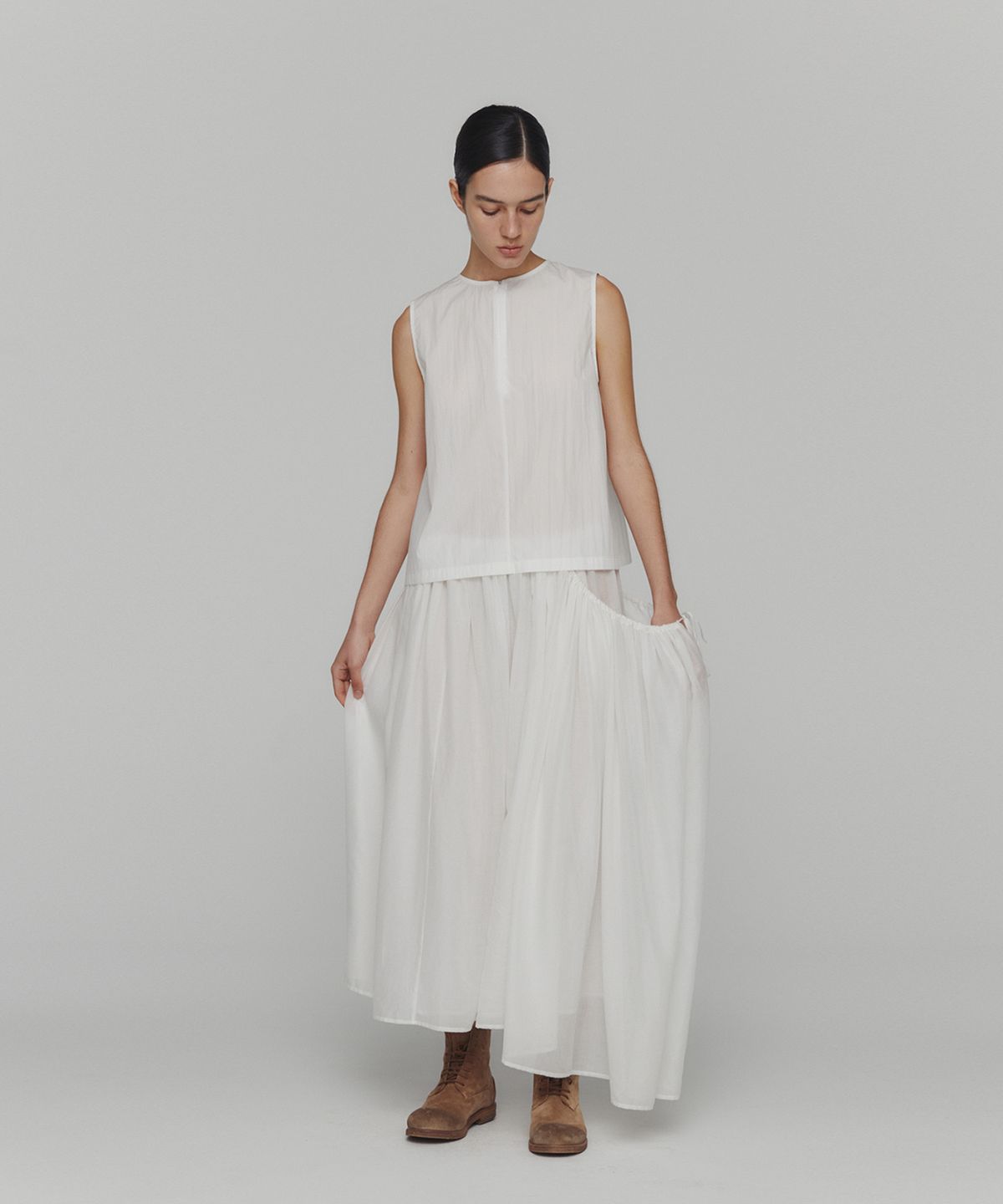 아모멘토(AMOMENTO) DRAWSTRING SHEER SHIRRING SKIRT_WHITE