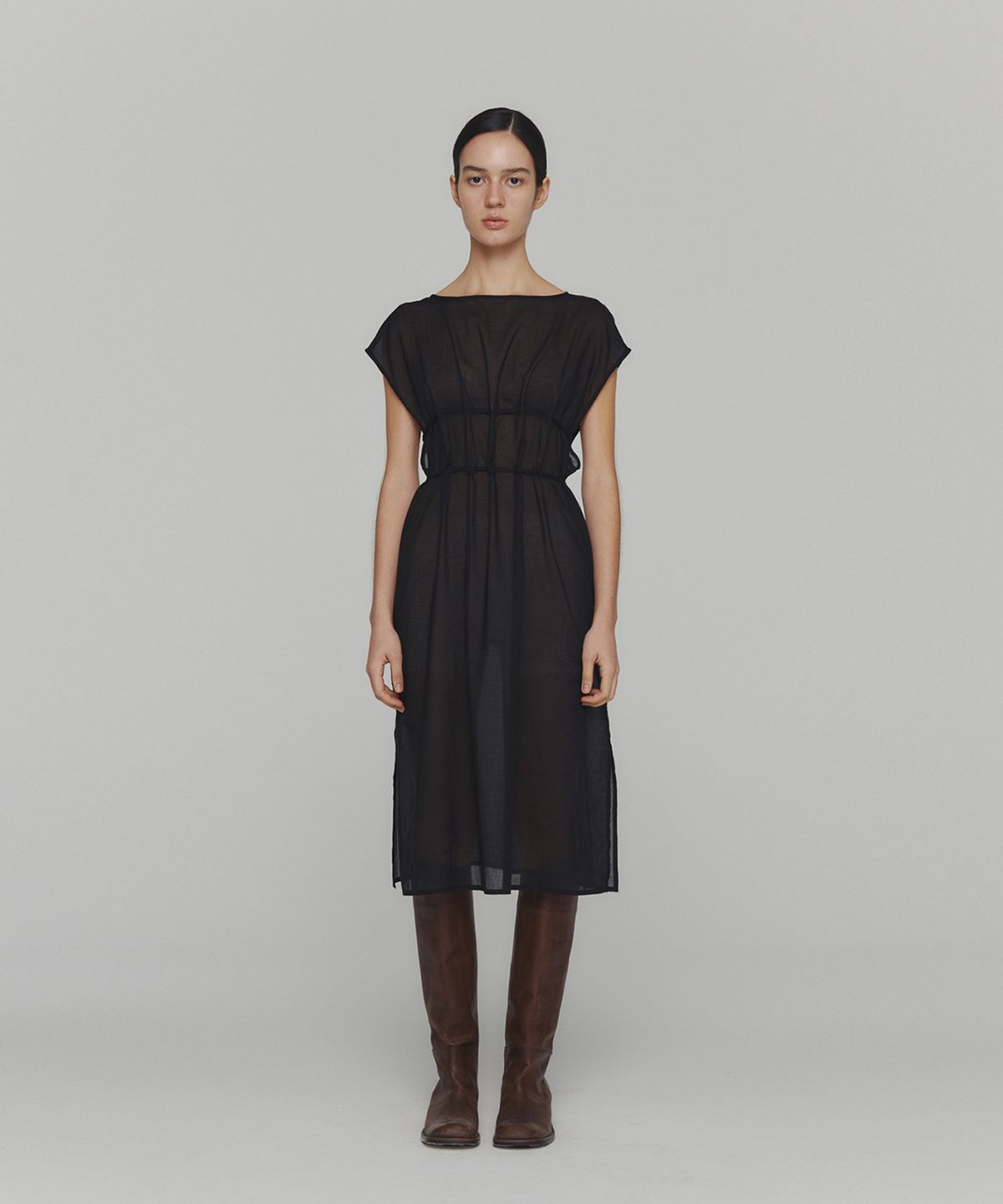 아모멘토(AMOMENTO) SHEER DRAWSTRING DRESS_BLACK