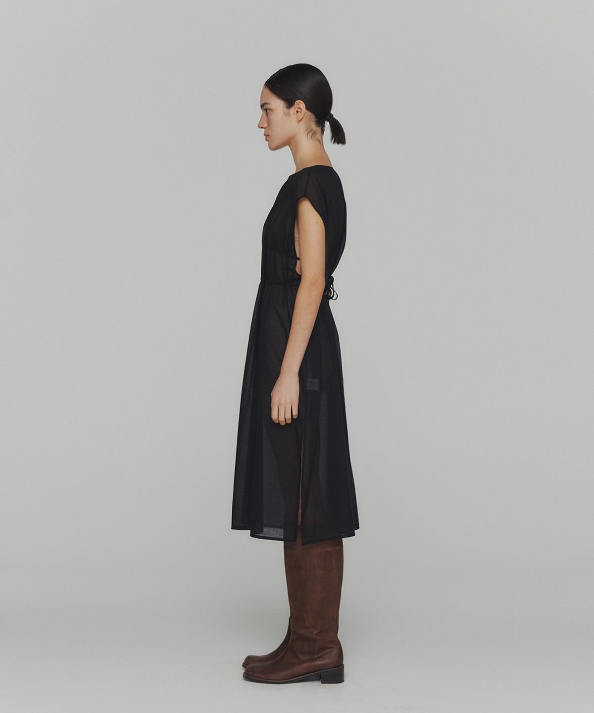 아모멘토(AMOMENTO) SHEER DRAWSTRING DRESS_BLACK