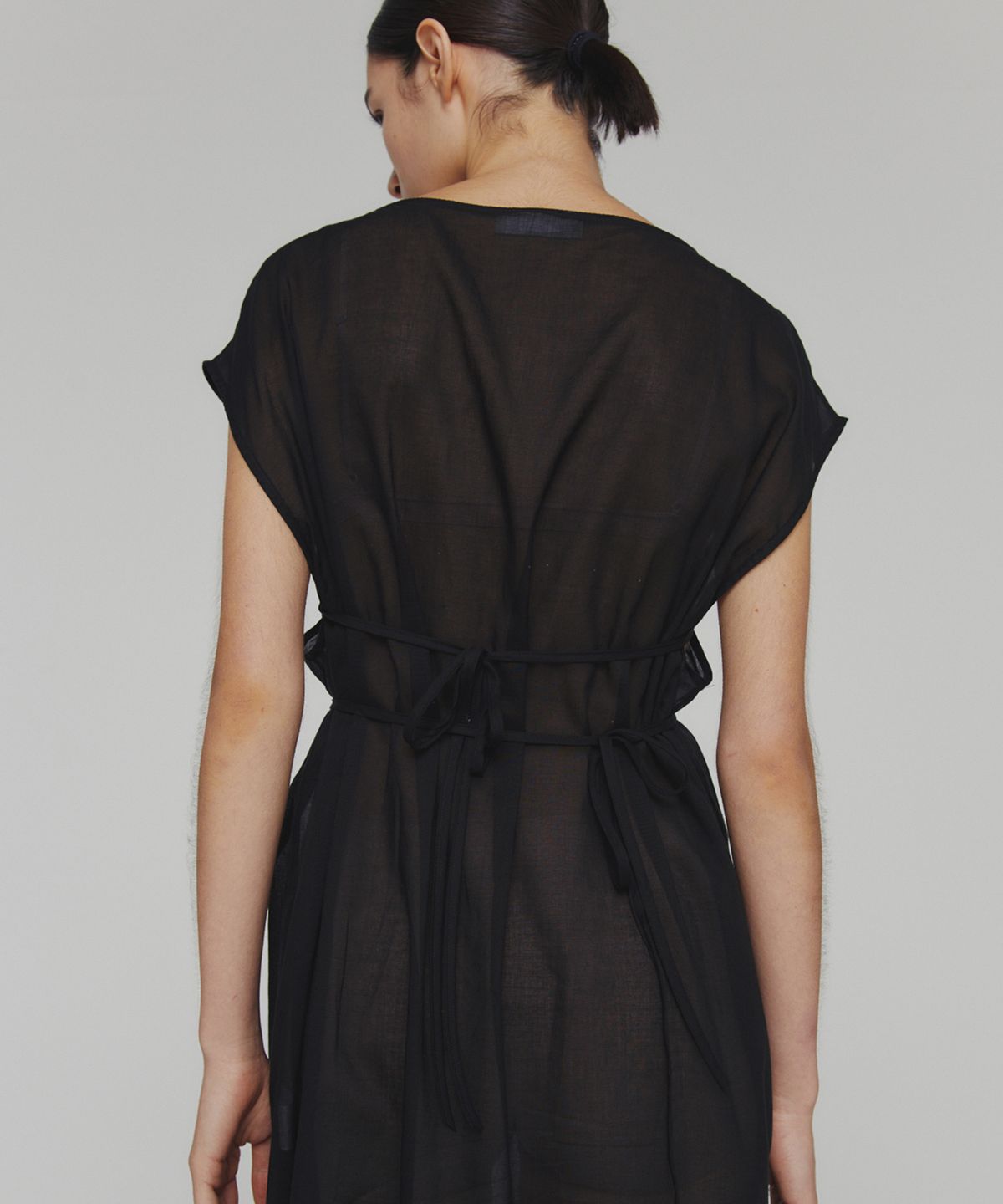 아모멘토(AMOMENTO) SHEER DRAWSTRING DRESS_BLACK