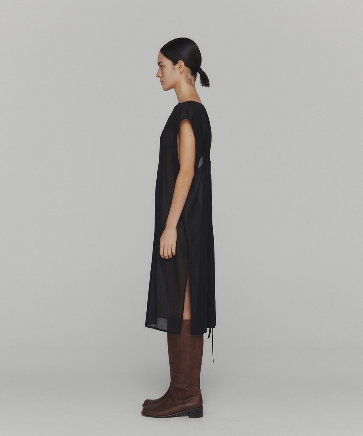 아모멘토(AMOMENTO) SHEER DRAWSTRING DRESS_BLACK