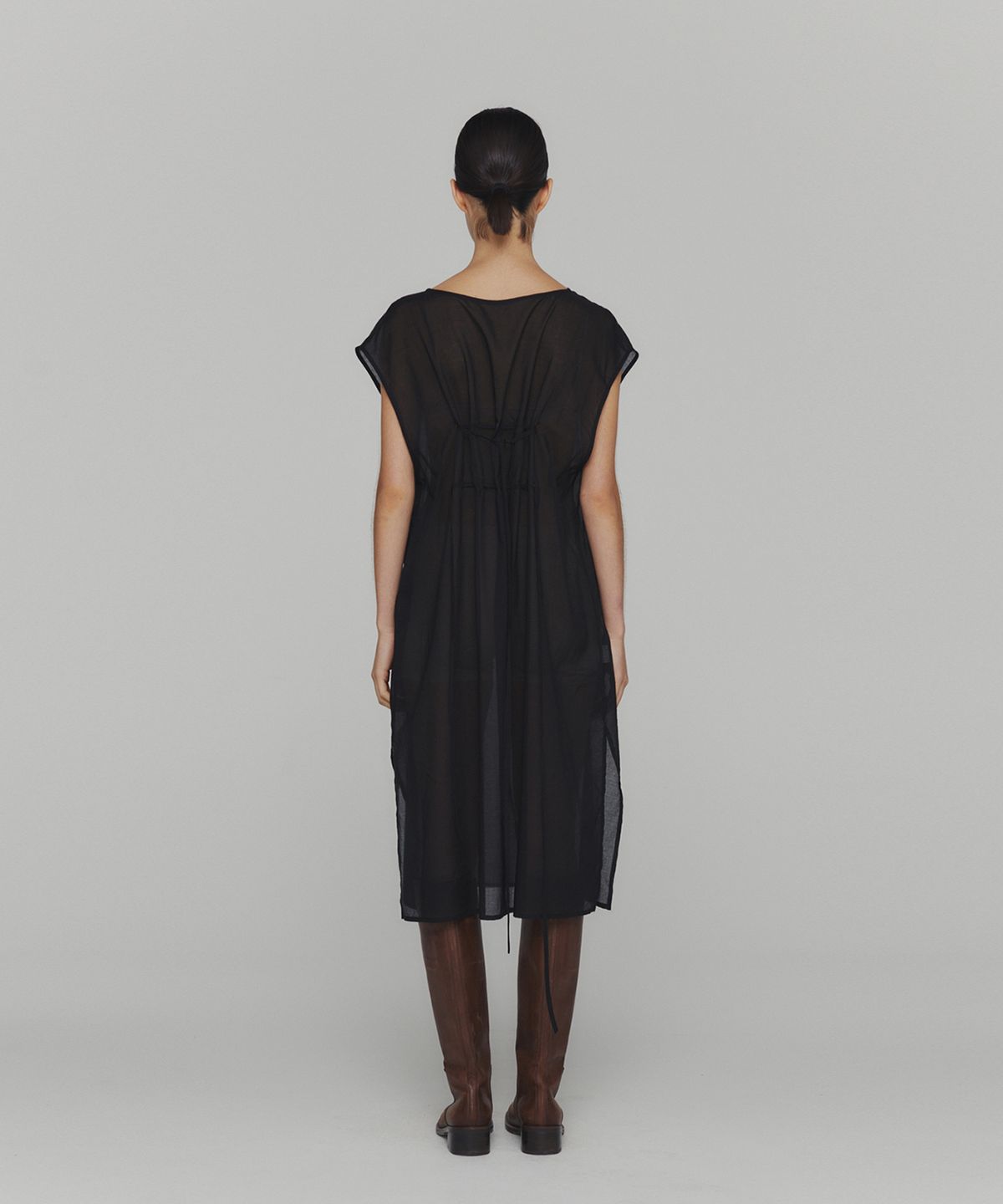 아모멘토(AMOMENTO) SHEER DRAWSTRING DRESS_BLACK
