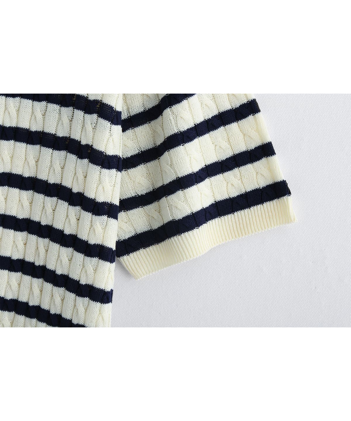 애쉬아워(ASHOUR) Stripe Cable Knit Ecru