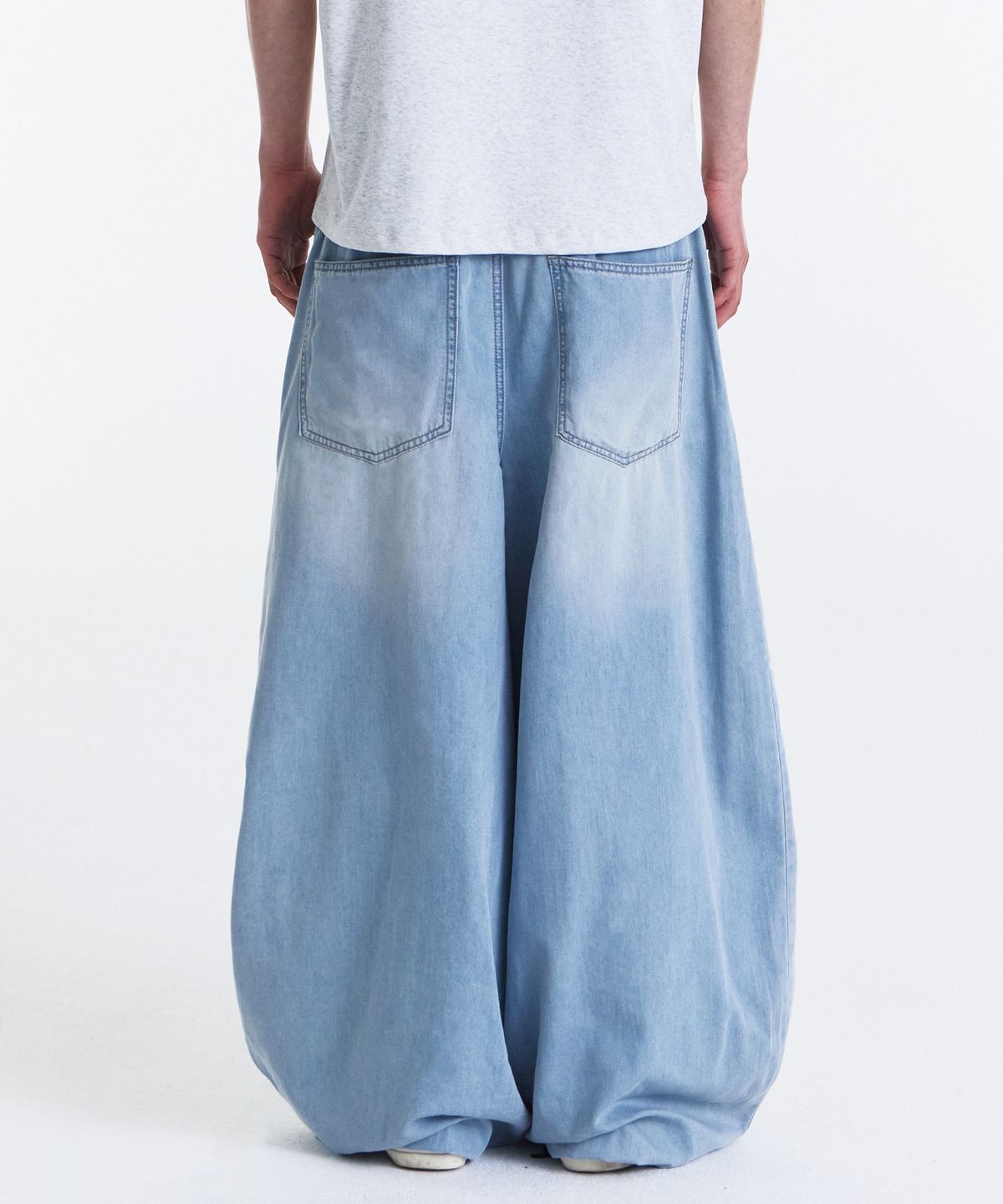 기철(KICHUL) SUMMER VACATION BALLOON PANTS (LIGHT BLUE)