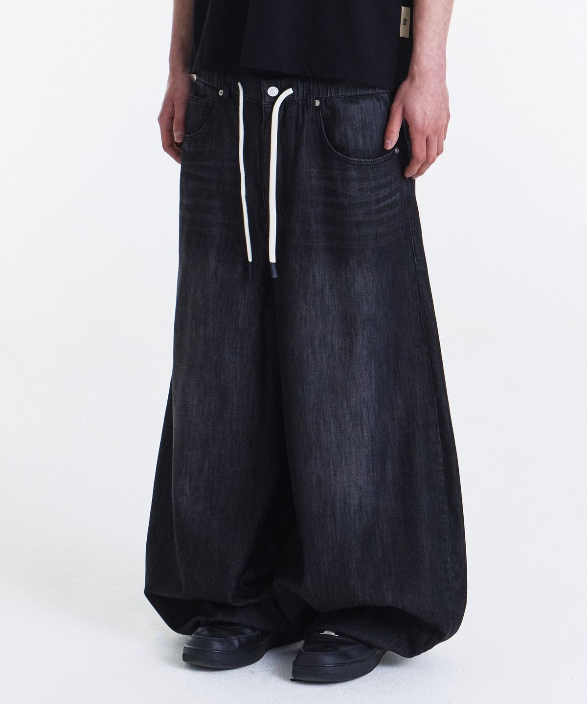 기철(KICHUL) SUMMER VACATION BALLOON PANTS (WASHED GREY)