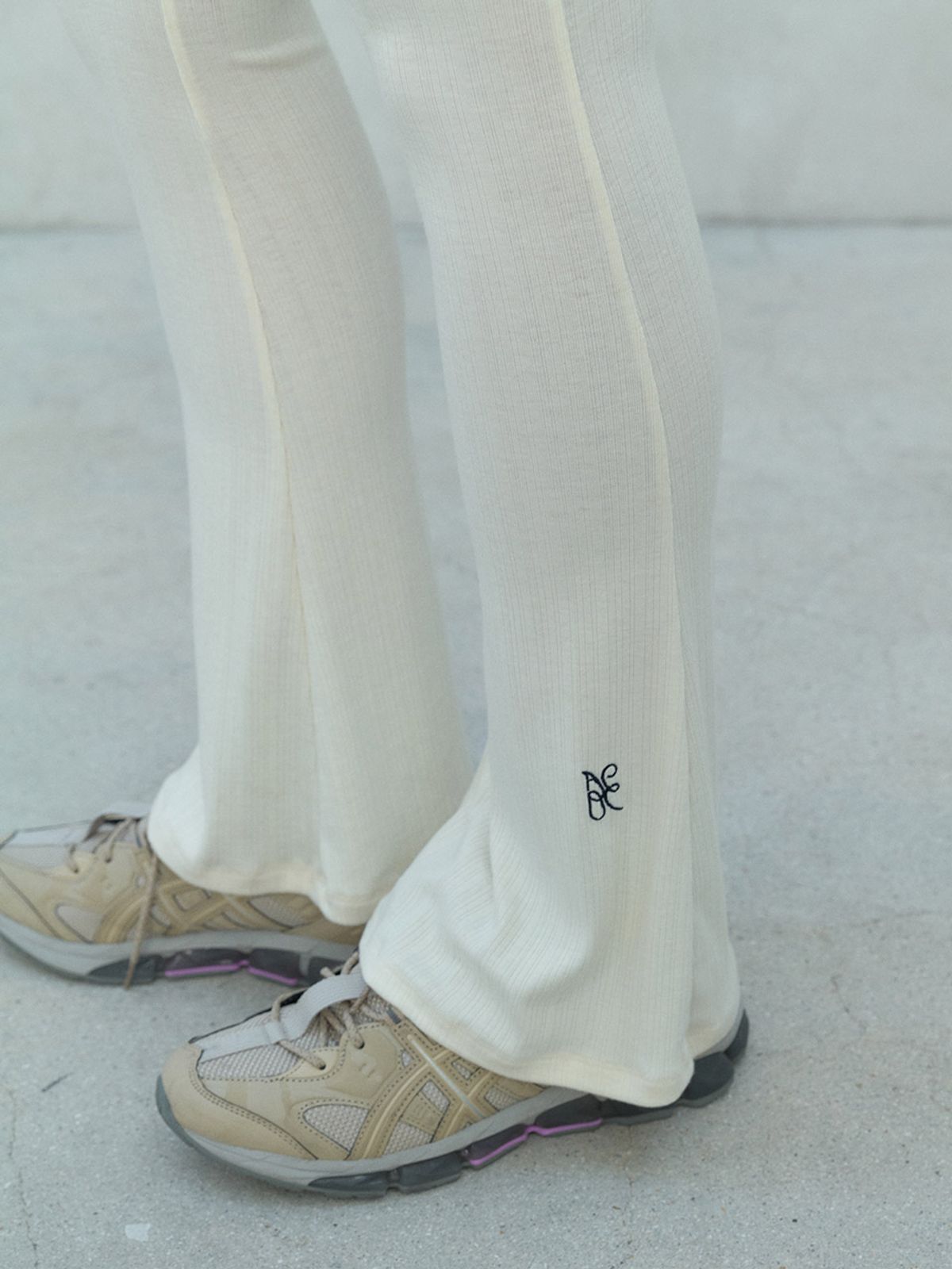 아코크(ACOC) Breeze Boots Leggings_Ivory