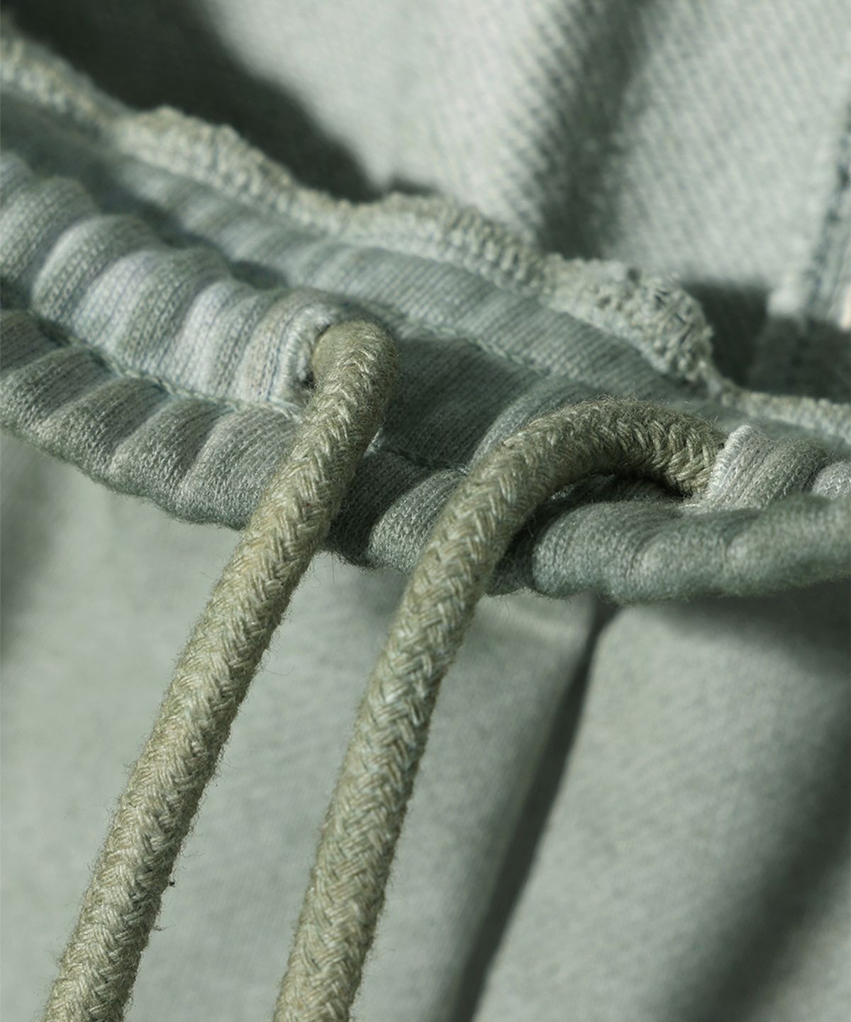크리틱(CRITIC) WORMHOLE WASHED SHORT PANTS LIGHT KHAKI