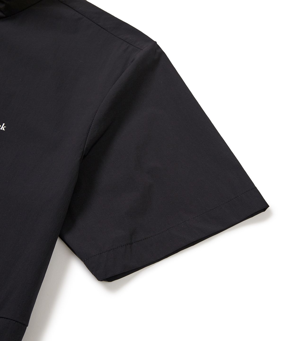 스노우피크 어패럴(SNOWPEAK APPAREL) 씬테크 우븐 스탠드넥 반팔 아노락 Black (S24MMSAN34)