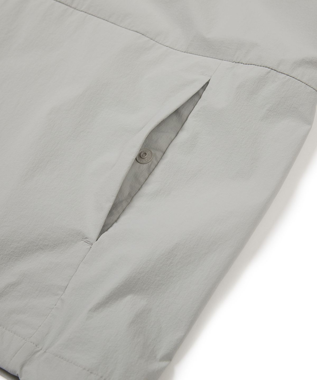 스노우피크 어패럴(SNOWPEAK APPAREL) 씬테크 우븐 스탠드넥 반팔 아노락 Light Gray (S24MMSAN34)