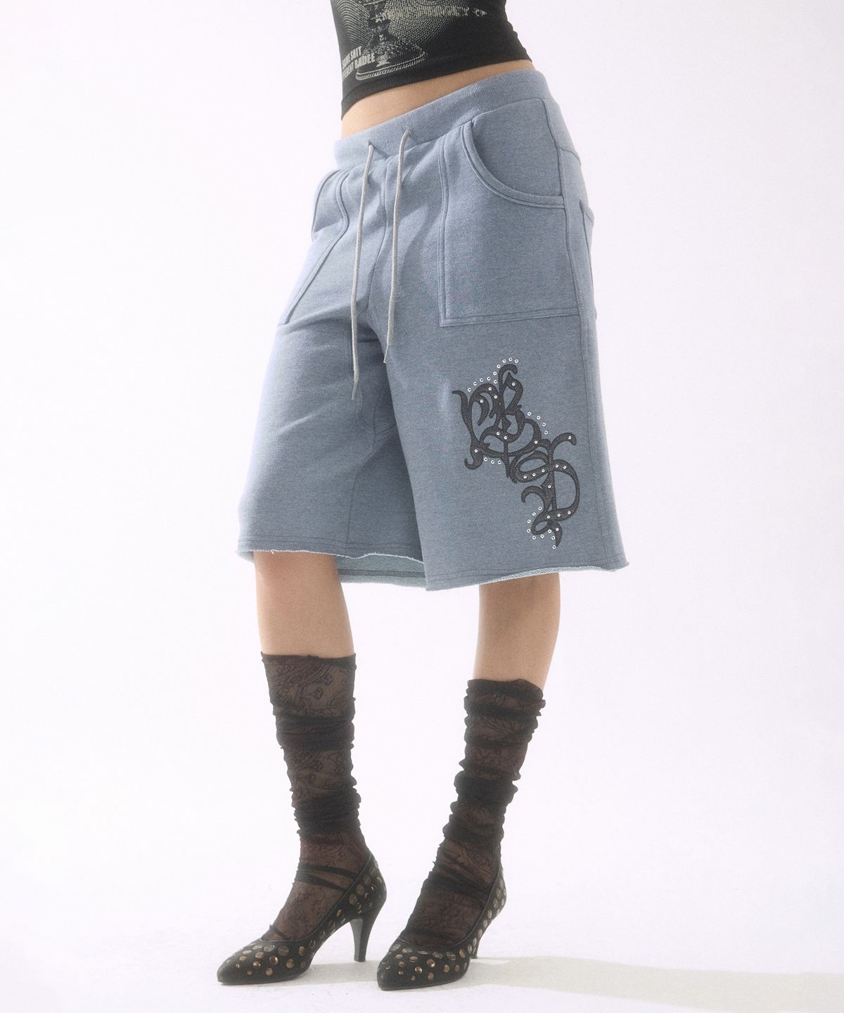 배디(BADEE) Glitter Applique Half Pants Dust Blue