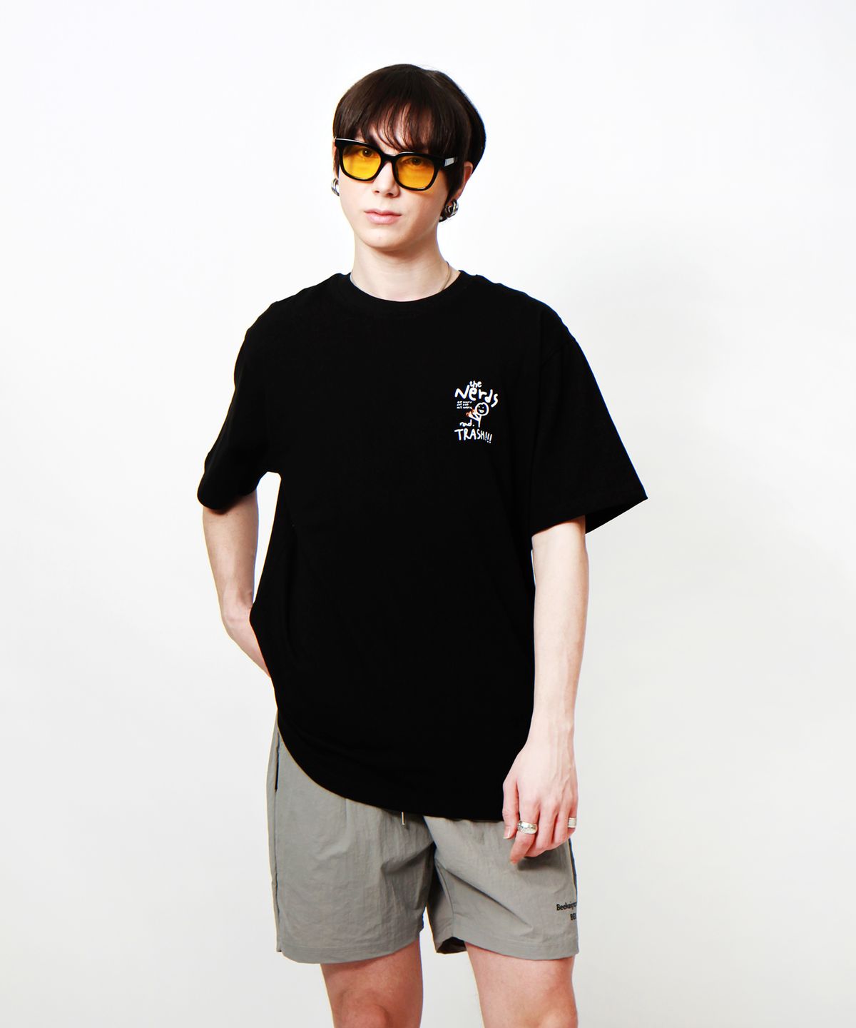 앱놀머씽(ABNORMALTHING) NERDS 티셔츠 블랙 (NERDS T-SHIRT BLACK)
