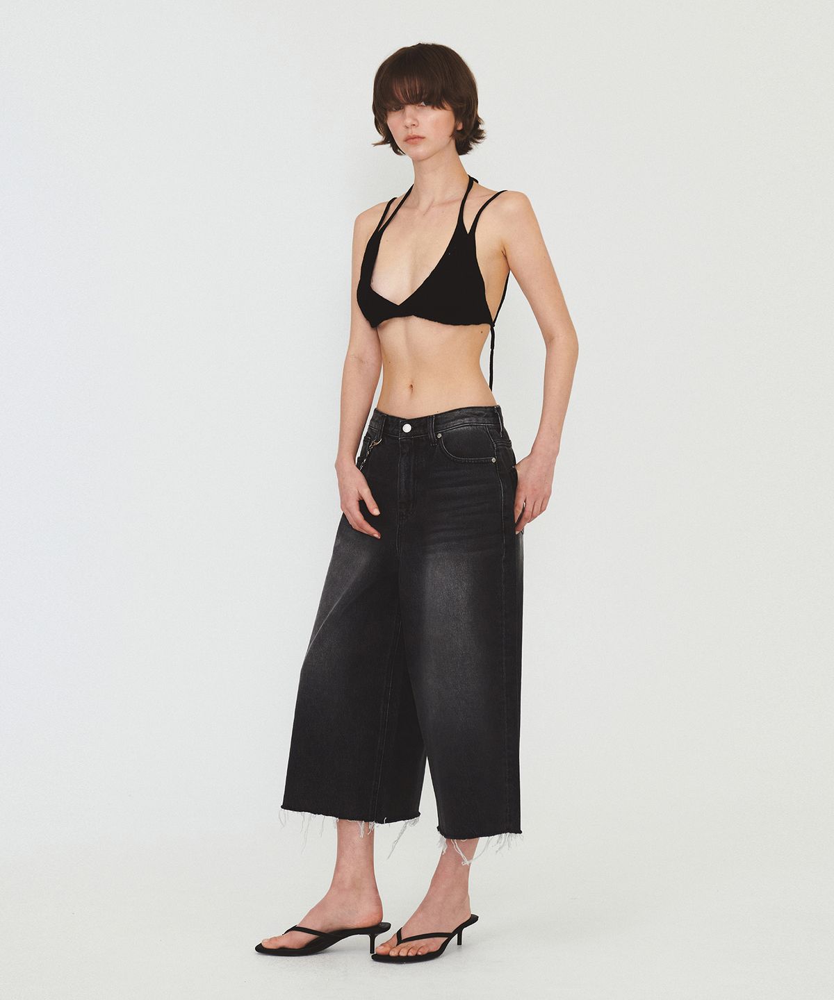 다이애그널(DIAGONAL) TWO WAY STRAP SLEEVELESS (black)