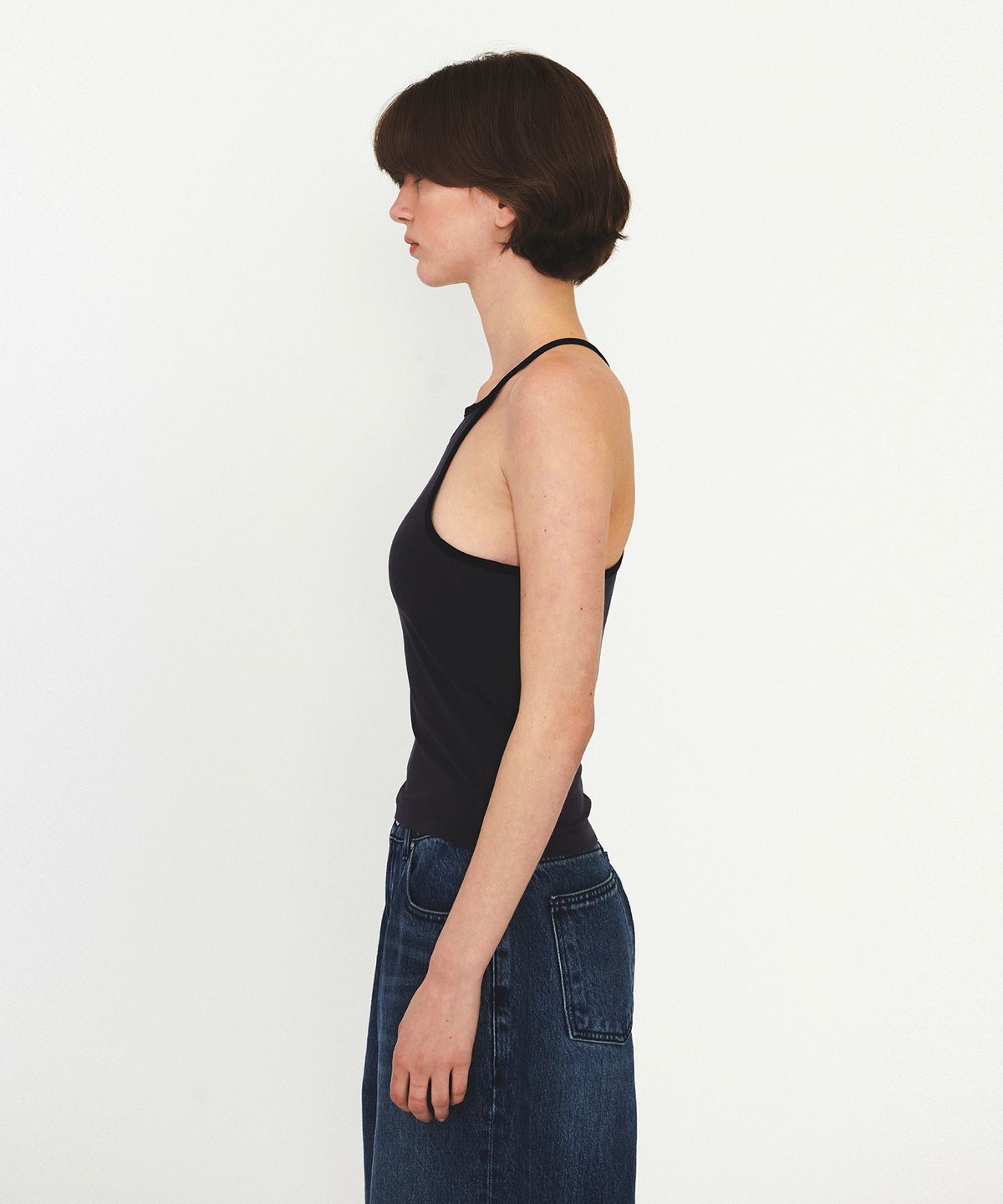 다이애그널(DIAGONAL) UNBALANCE SLEEVELESS TOP (dark grey)