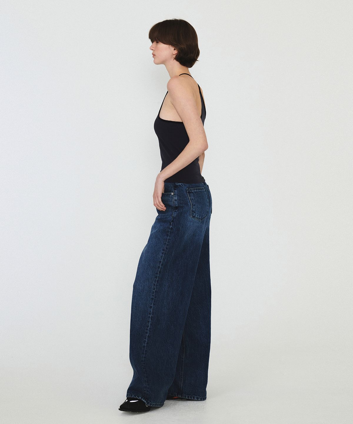 다이애그널(DIAGONAL) UNBALANCE SLEEVELESS TOP (dark grey)