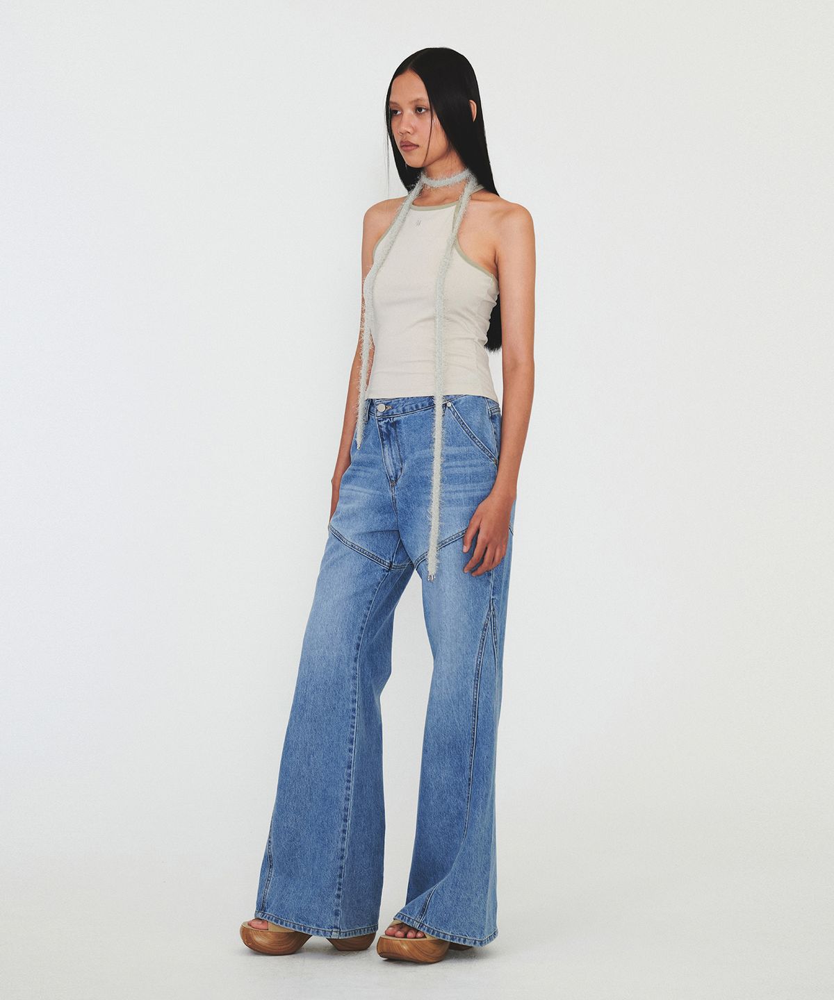 다이애그널(DIAGONAL) UNBALANCE SLEEVELESS TOP (light khaki)