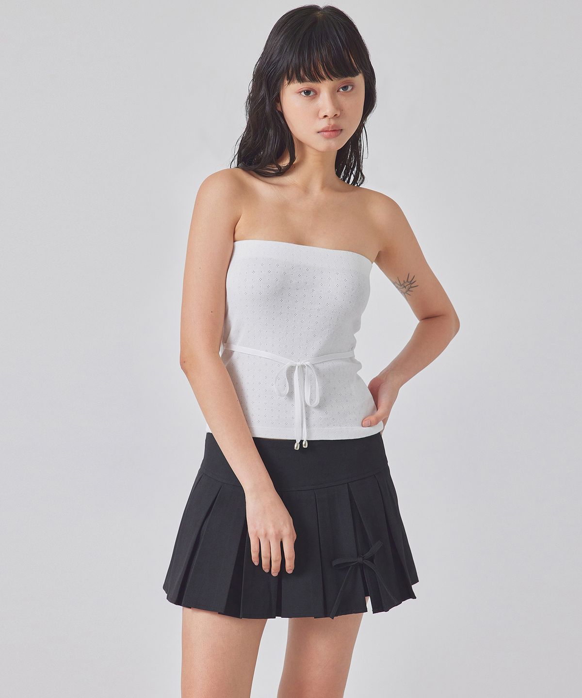 탑걸(TOPGIRL) WAIST STRAP PUNCHED TUBE TOP_T416TP124