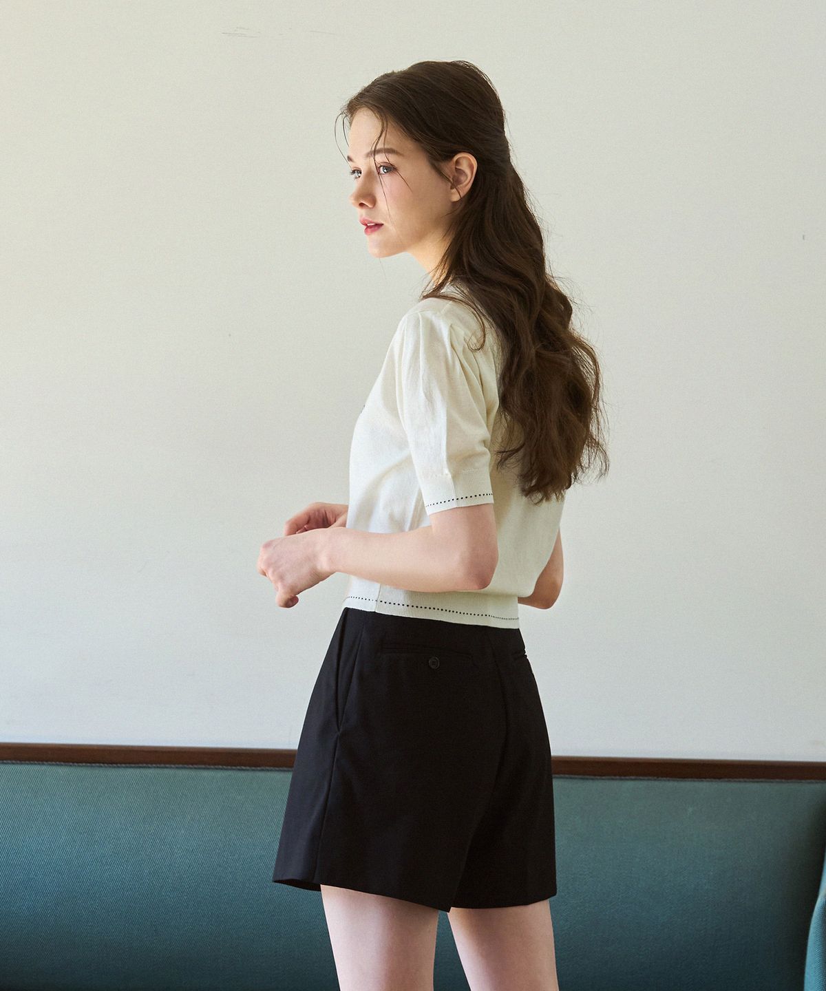드로우핏 우먼(DRAWFIT WOMEN) 플라워 자카드 퍼프 반팔 니트 [NAVY]