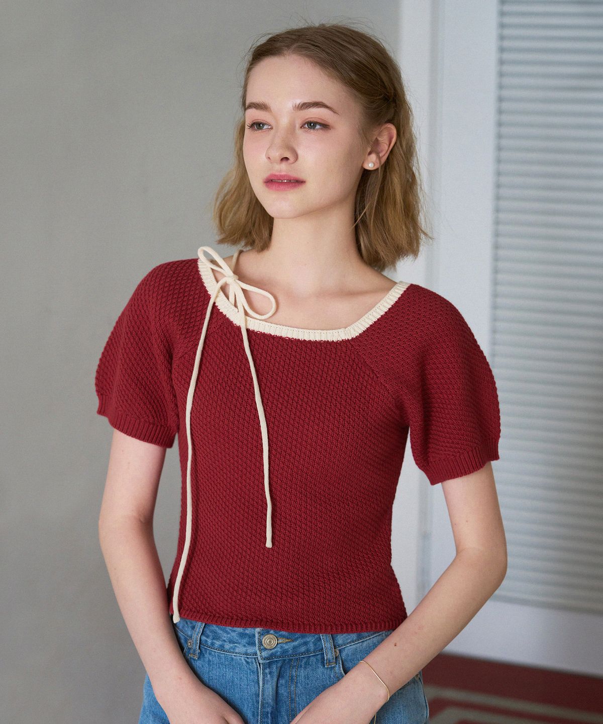 드로우핏 우먼(DRAWFIT WOMEN) 발롱 리본 스퀘어 니트 탑 [IVORY]