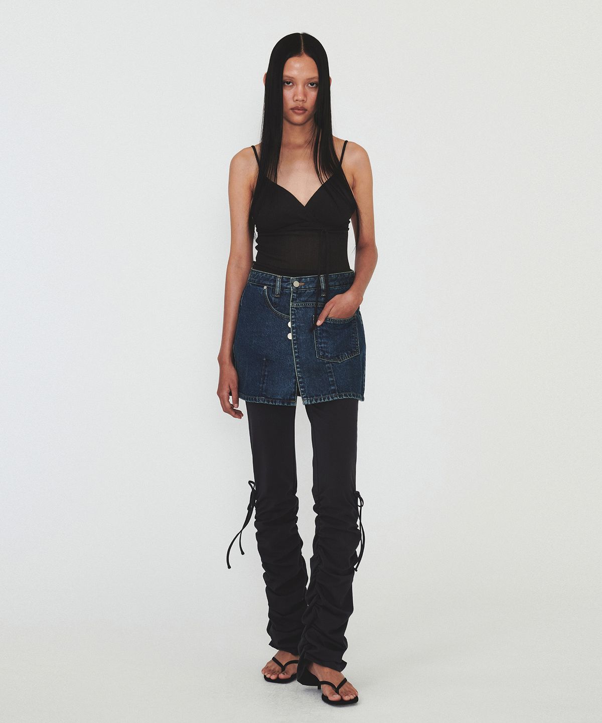 다이애그널(DIAGONAL) WRAP DENIM MINI SKIRT (blue)