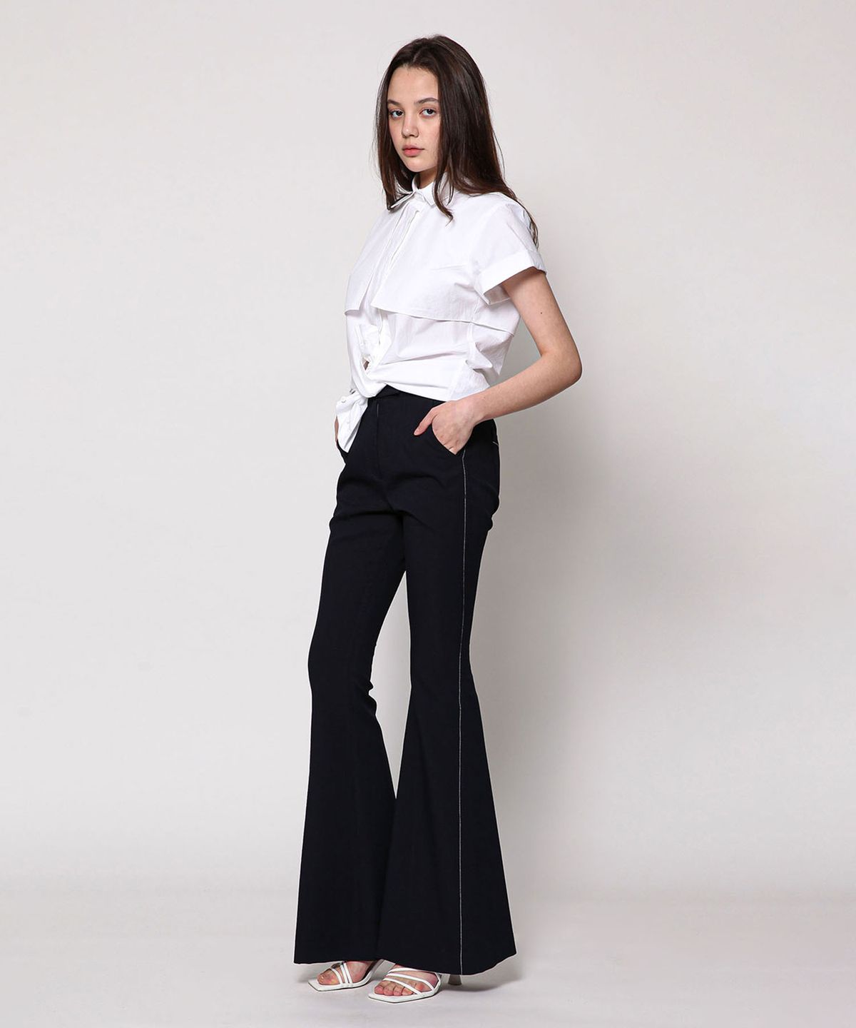 세컨드 아르무아(02ARMOIRE) Sloane Trousers _ Navy