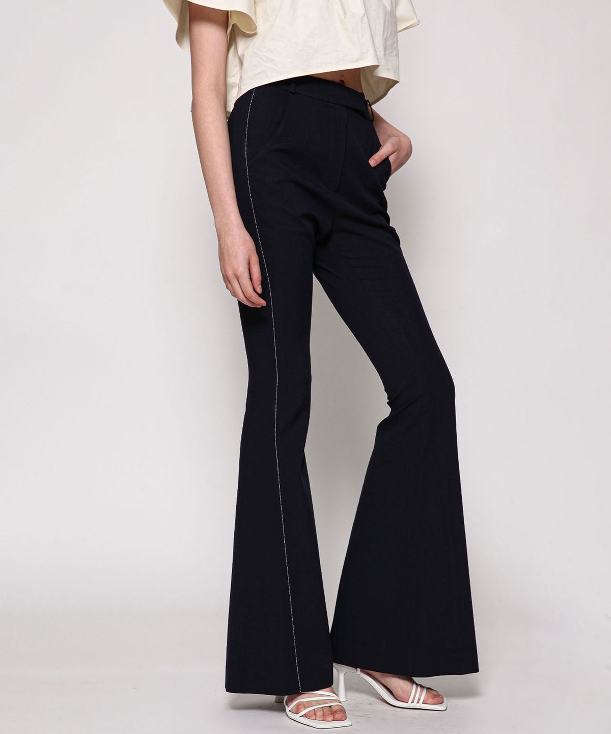 세컨드 아르무아(02ARMOIRE) Sloane Trousers _ Navy