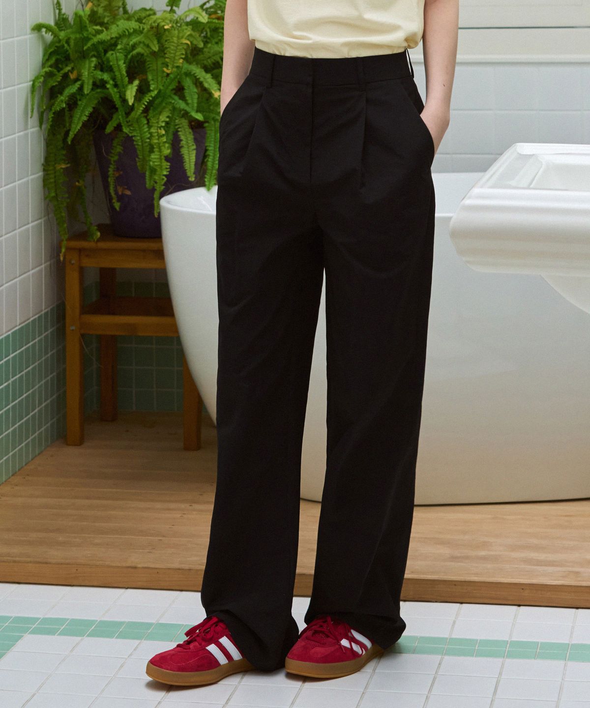 드로우핏 우먼(DRAWFIT WOMEN) 원턱 나일론 슬랙스 [WHITE]