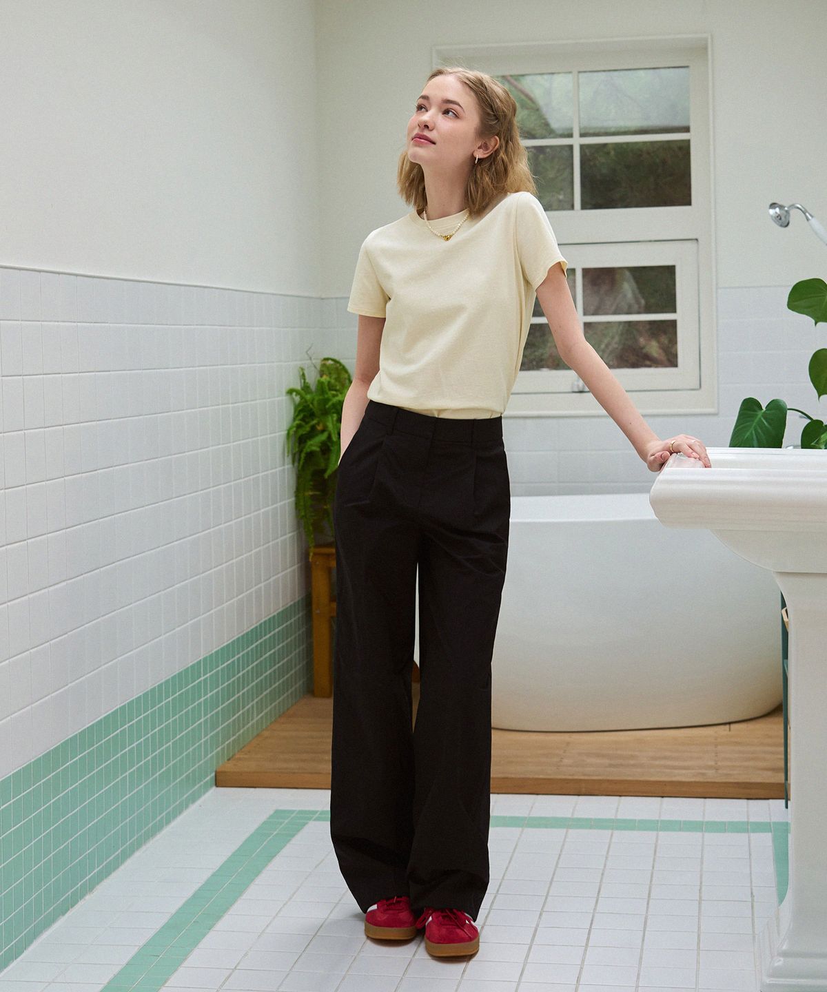 드로우핏 우먼(DRAWFIT WOMEN) 원턱 나일론 슬랙스 [WHITE]