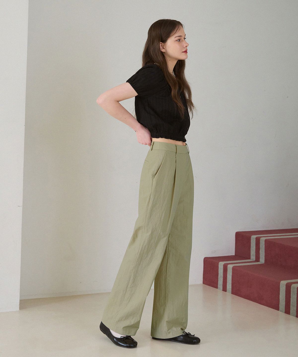 드로우핏 우먼(DRAWFIT WOMEN) 원턱 나일론 슬랙스 [WHITE]