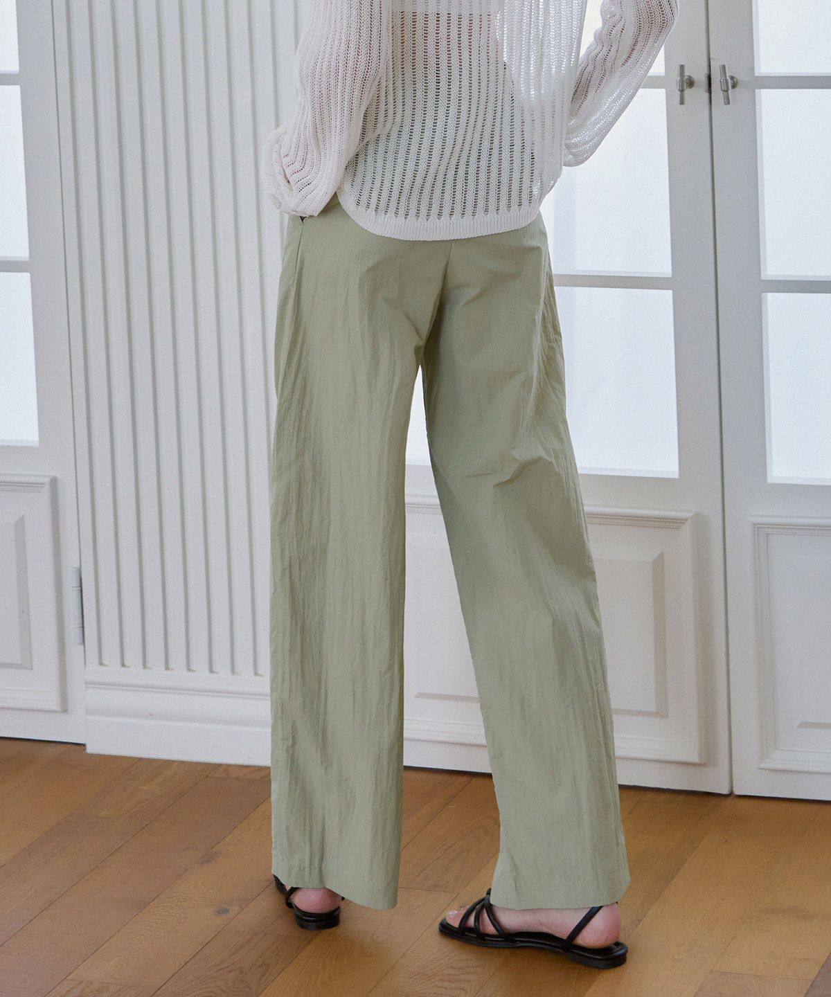드로우핏 우먼(DRAWFIT WOMEN) 원턱 나일론 슬랙스 [WHITE]