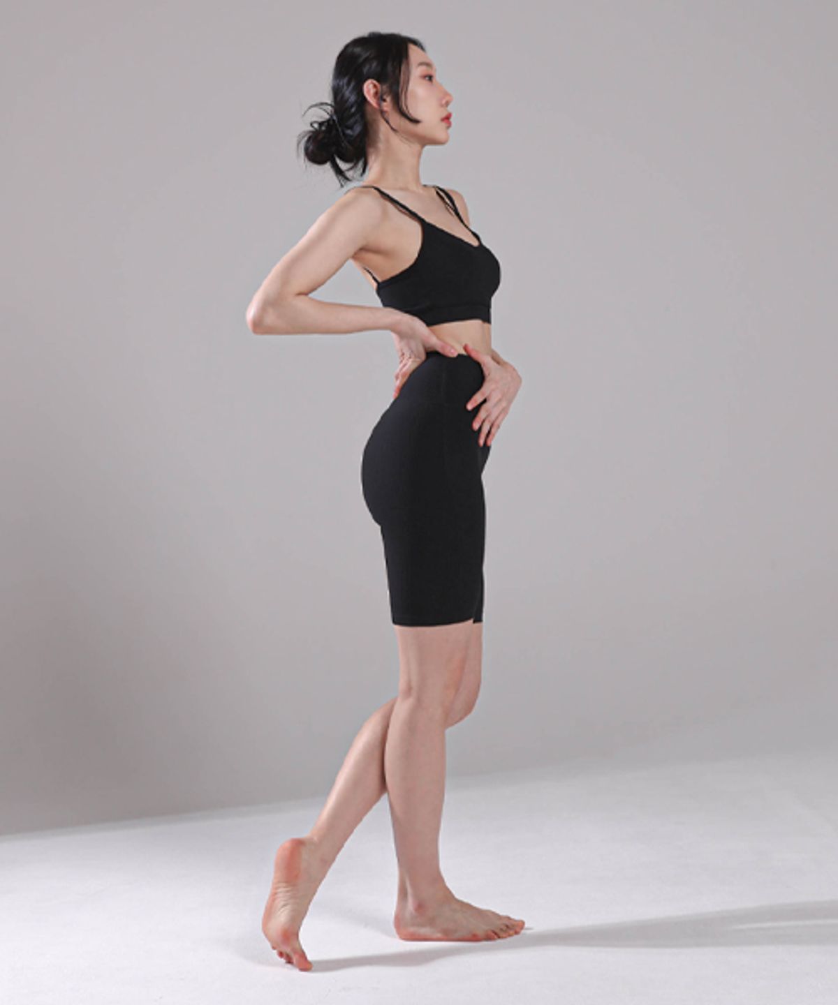 모어아웃(MOREOUT) 여성요가복 골지 5부 레깅스 6PP4613