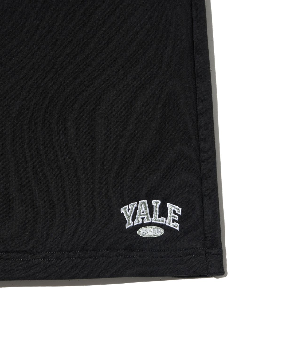 예일(YALE) 스몰 투톤아치 스웻쇼츠 블랙